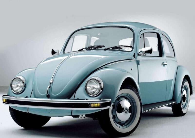 La Historia del Volkswagen Escarabajo: De Coche del Pueblo a Icono Mundial